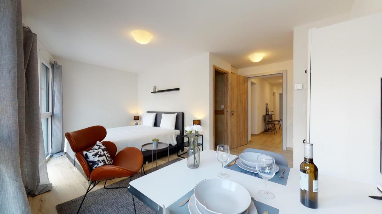 Nonanteneuf Appart Hotel Aigle - Contactless Check-In 외부 사진